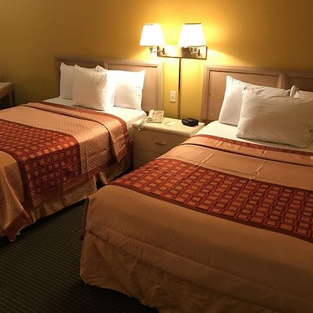 Budget Host Inn ساندسكاي المظهر الخارجي الصورة
