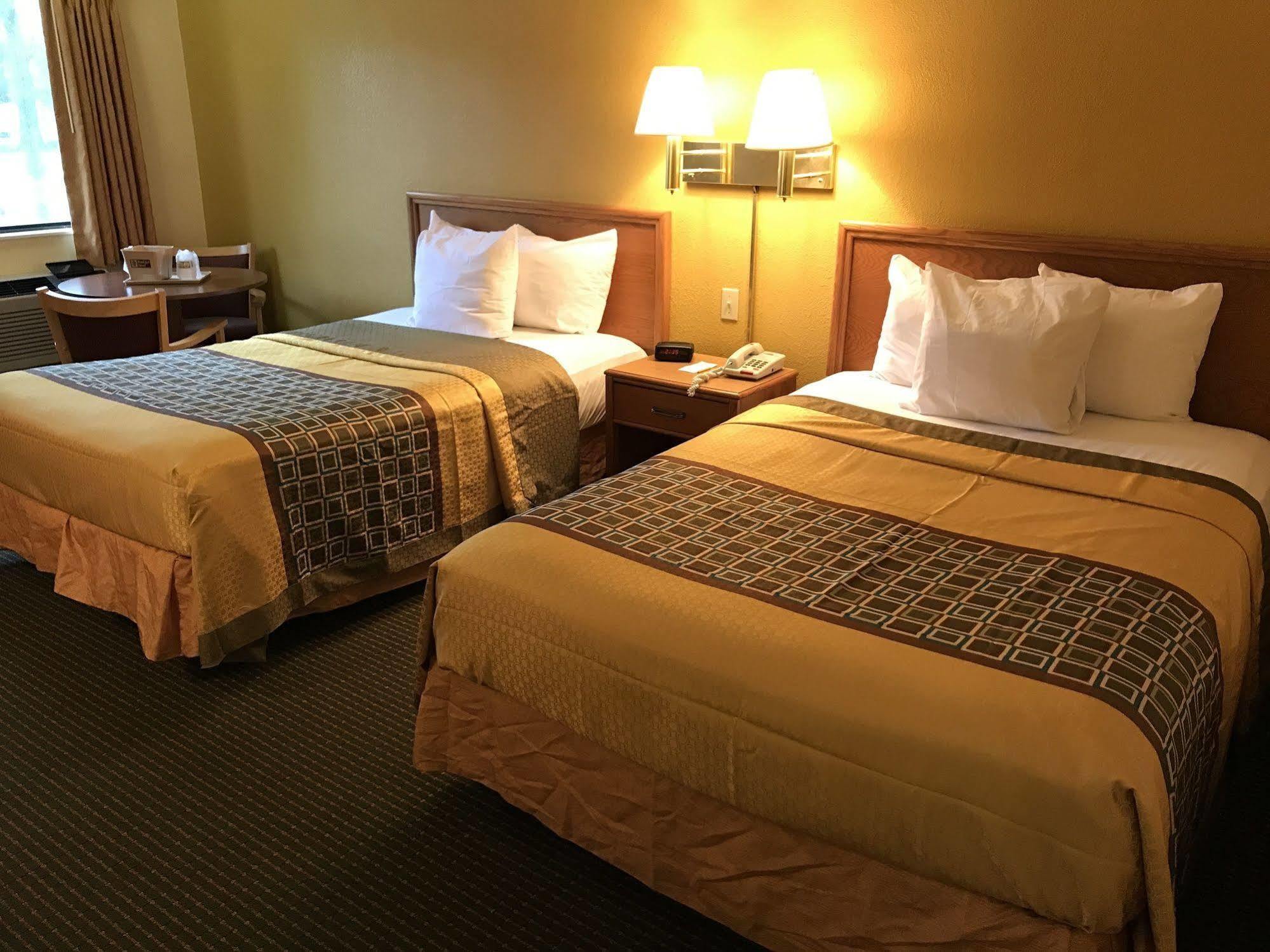 Budget Host Inn ساندسكاي المظهر الخارجي الصورة