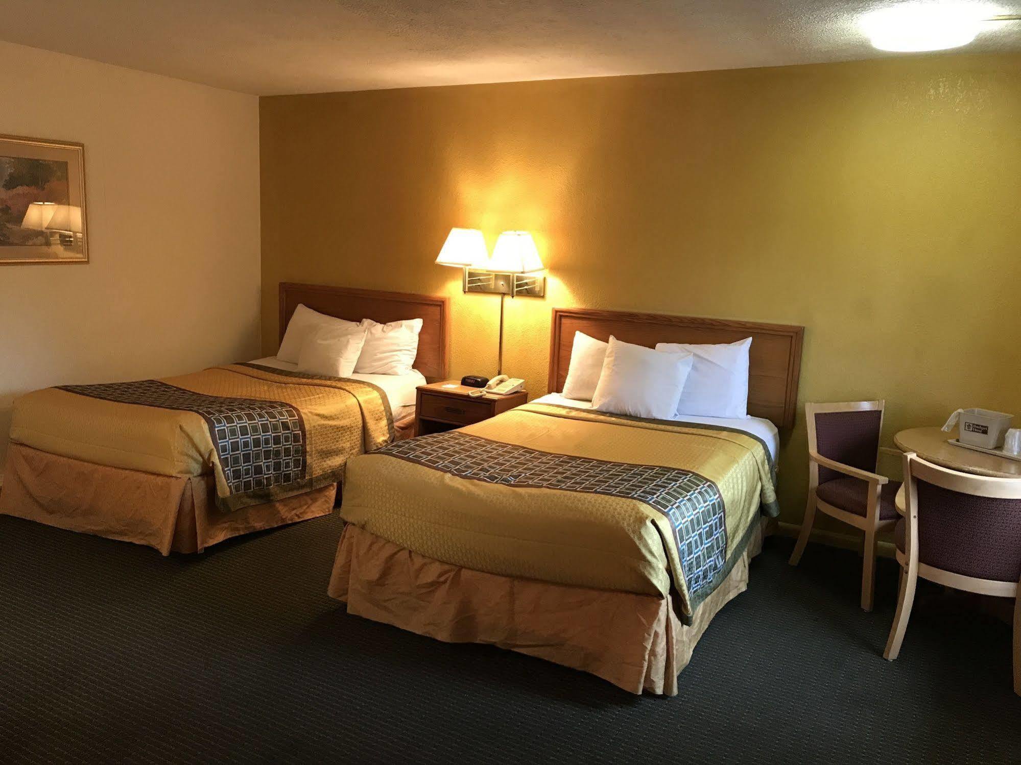 Budget Host Inn ساندسكاي المظهر الخارجي الصورة
