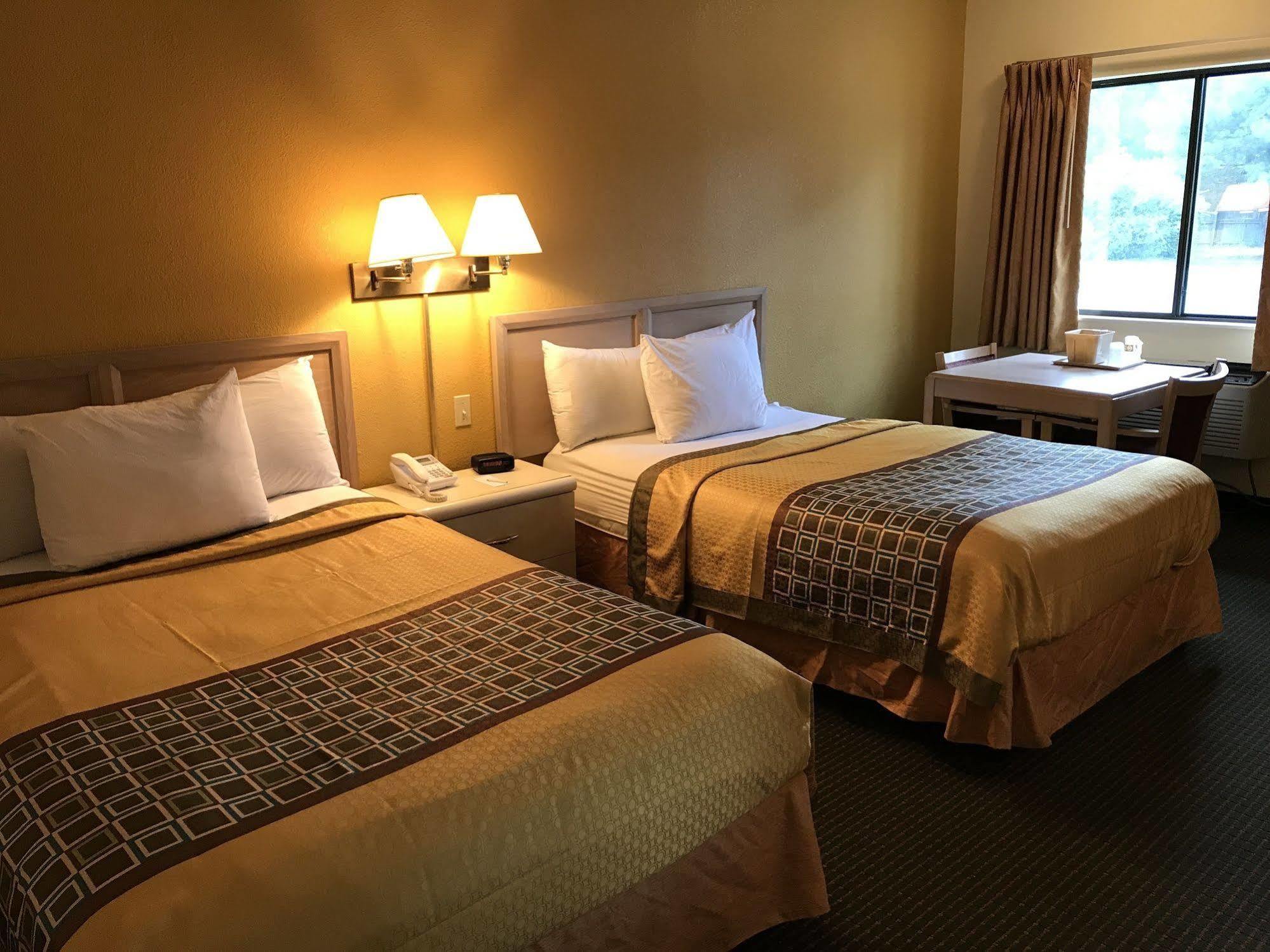 Budget Host Inn ساندسكاي المظهر الخارجي الصورة